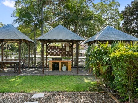 Rainbow Getaway Apartments_BBQ