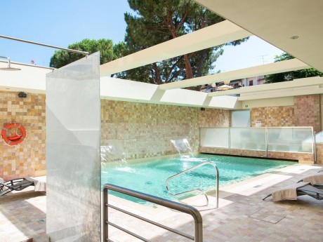 Der Pool im Hotel Grifone