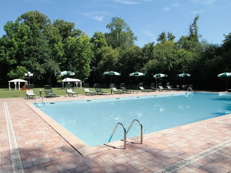 Hotel Villa Luppis Poolbereich