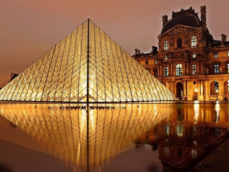 Pyramide des Louvre, Paris