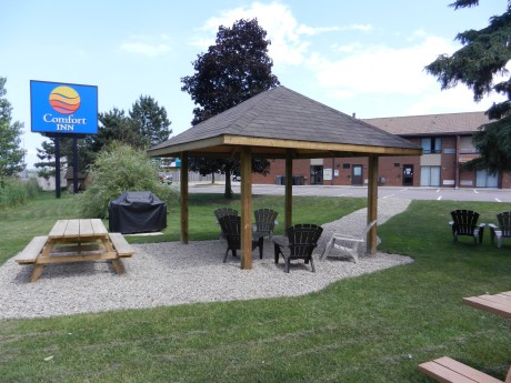 Comfort Inn Huntsville - BBQ Area