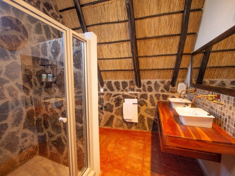 Sunway Zimbabwe Matobos Big Cave Lodge B