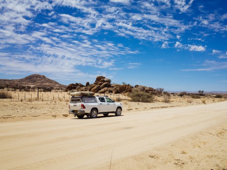 Africa Expeditions_Botswana_vehicle-guid