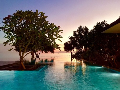 Sonnenuntergang am Pool, Amorita