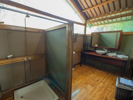 Sunway Botswana Okavango Guma Lagoon Cam