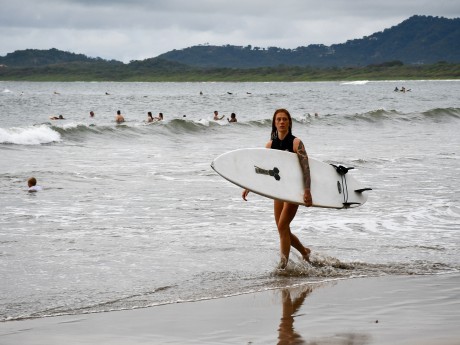 Tamarindo Beach, surfing