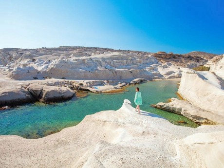 Sarakiniko White Rocks