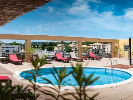 Pool, Grand Hotel Avignon