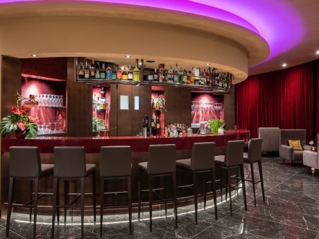 Die Bar im Leonardo Royal Hotel