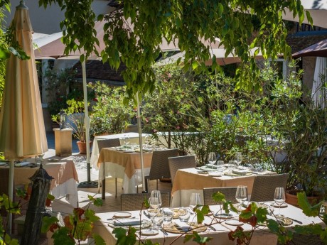 Le Bon Laboureur Terrasse
