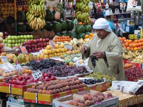 Cairo fruit vendor