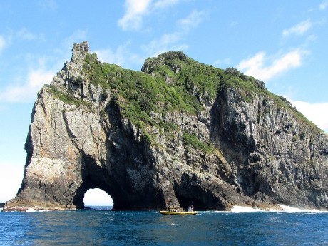 Hole in the rock in Bay of Islands