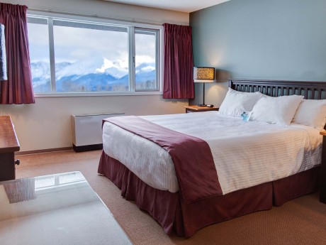 Prestige Hudson Bay Lodge - King Room
