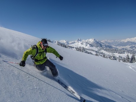 schweiz-gstaad-huus-winter ski