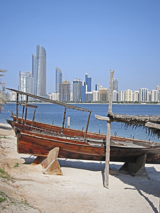 VAE_Abu_Dhabi_Bucht_Boot