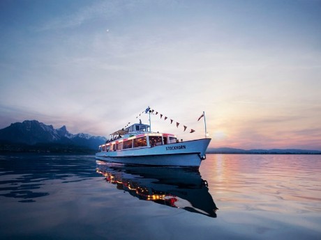 schweiz-interlaken-thuner see-sunset