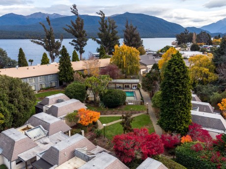 DH-Te-Anau-Exterior-Autumn-MD0910