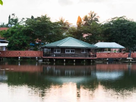 Han’s Cottage Botel