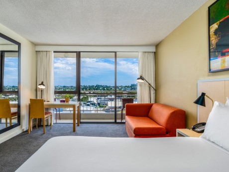 Mercure Rockhampton Room City View