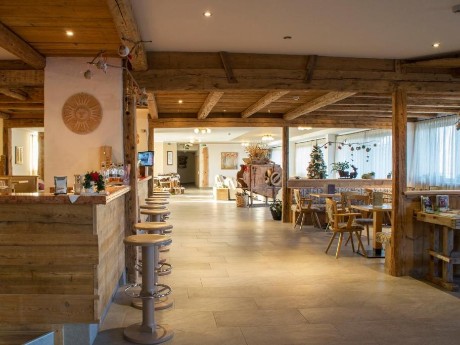 Hotel Miraval, Restaurant
