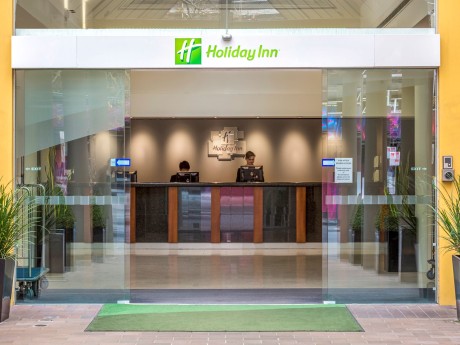 Holiday Inn Potts Point Sydney_Entrance