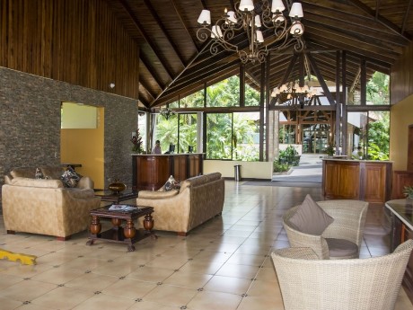 Arenal Paraiso Front Desk