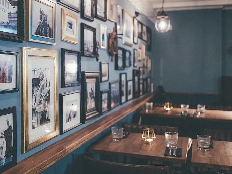 Sjávarpakkhúsið Restaurant