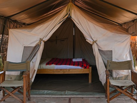 Uganda_Across Africa-Kara-Tunga Safari C