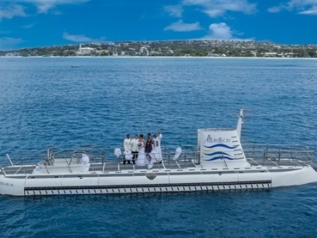 ATLANTIS SUBMARINE