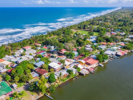 Costa Rica - Tortuguero village