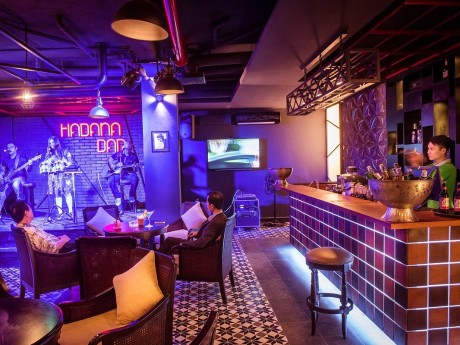 Bar und Live Musik im Belle Maison