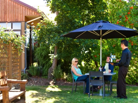 MacKenzie Country Hotel_Outside Dining