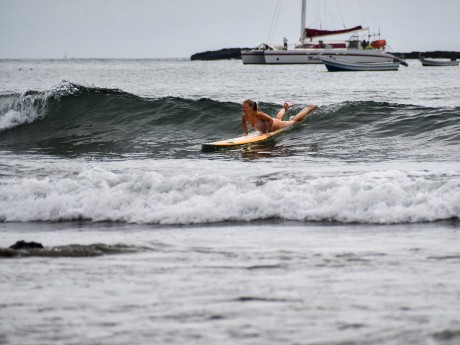 Tamarindo Beach, surfing