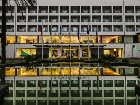 Das Azoris Royal Garden von vorne