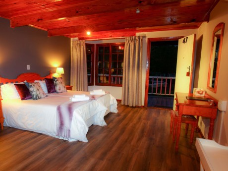 Tsitsikamma Village Inn_Log Room East_01