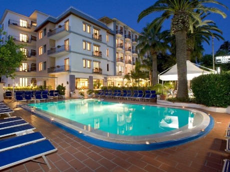 Hotel Caravel - Poolbereich