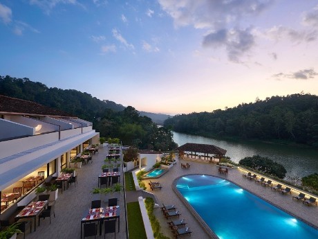 cinnamon citadel-restaurant-terrace