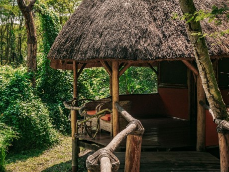 Uganda_Across Africa -  Enjojo Lodge