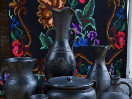 Marginea Black Pottery