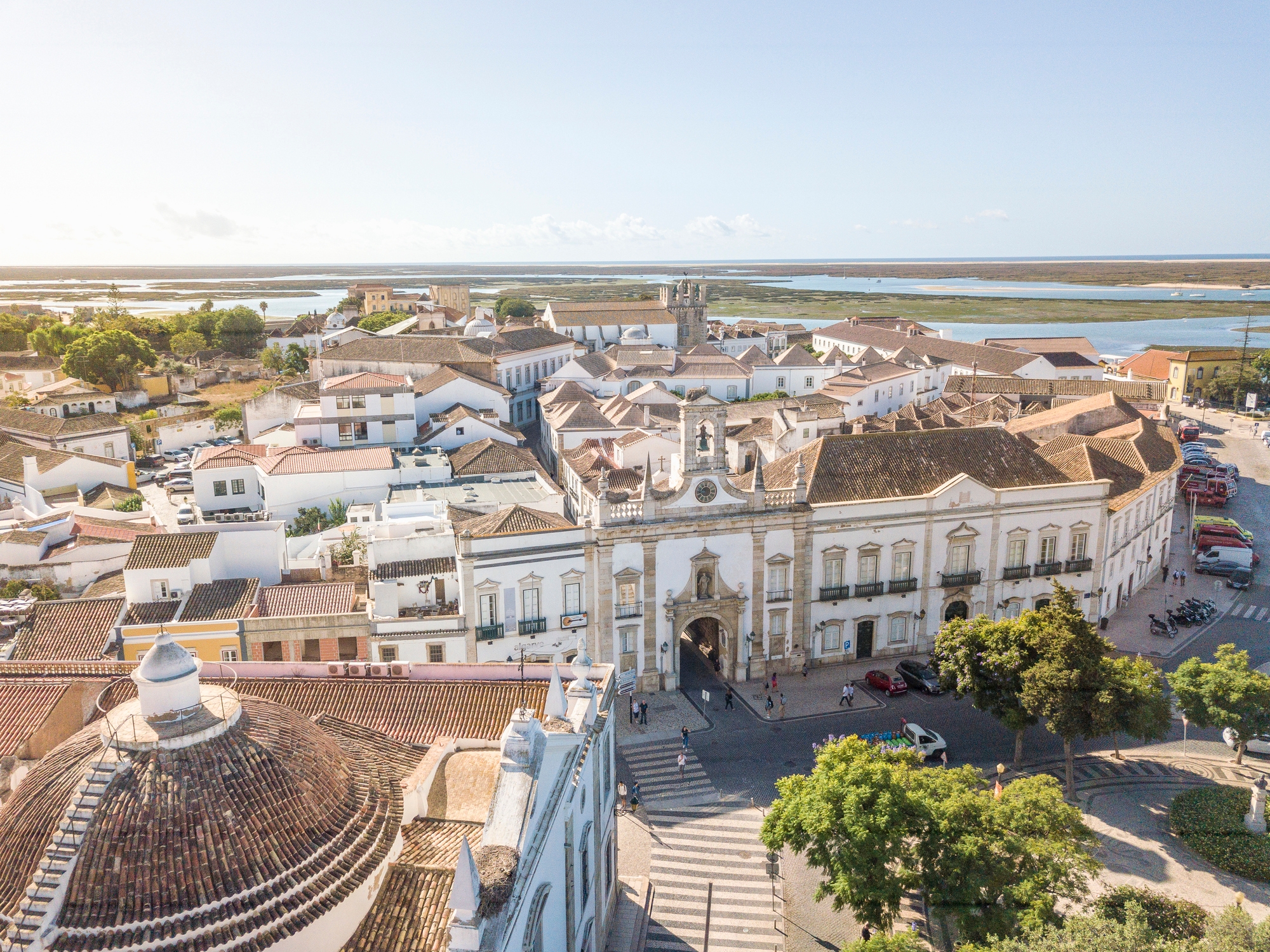 Faro Stadtzentrum und Arco da Vila