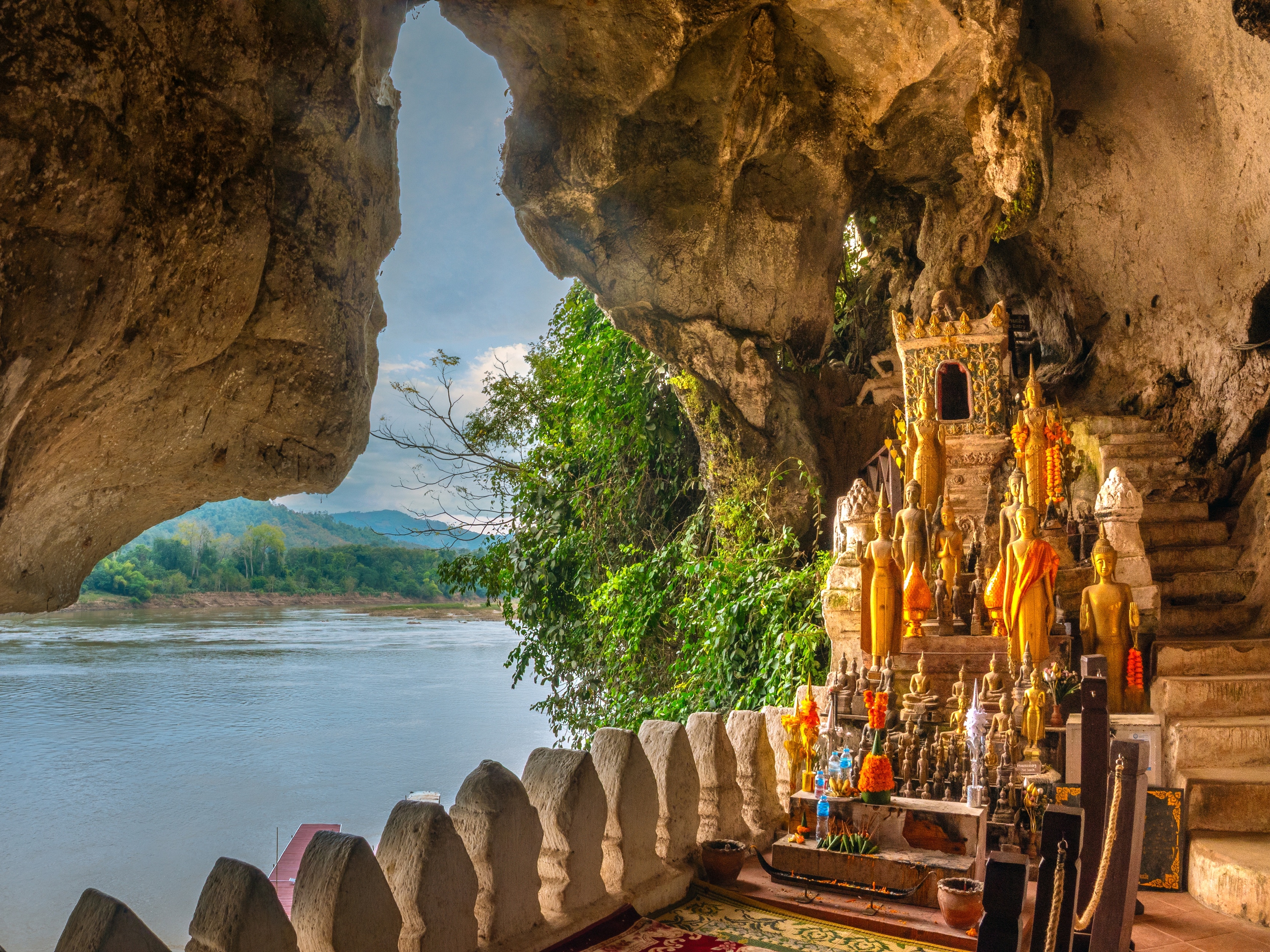 Pak Ou Caves
