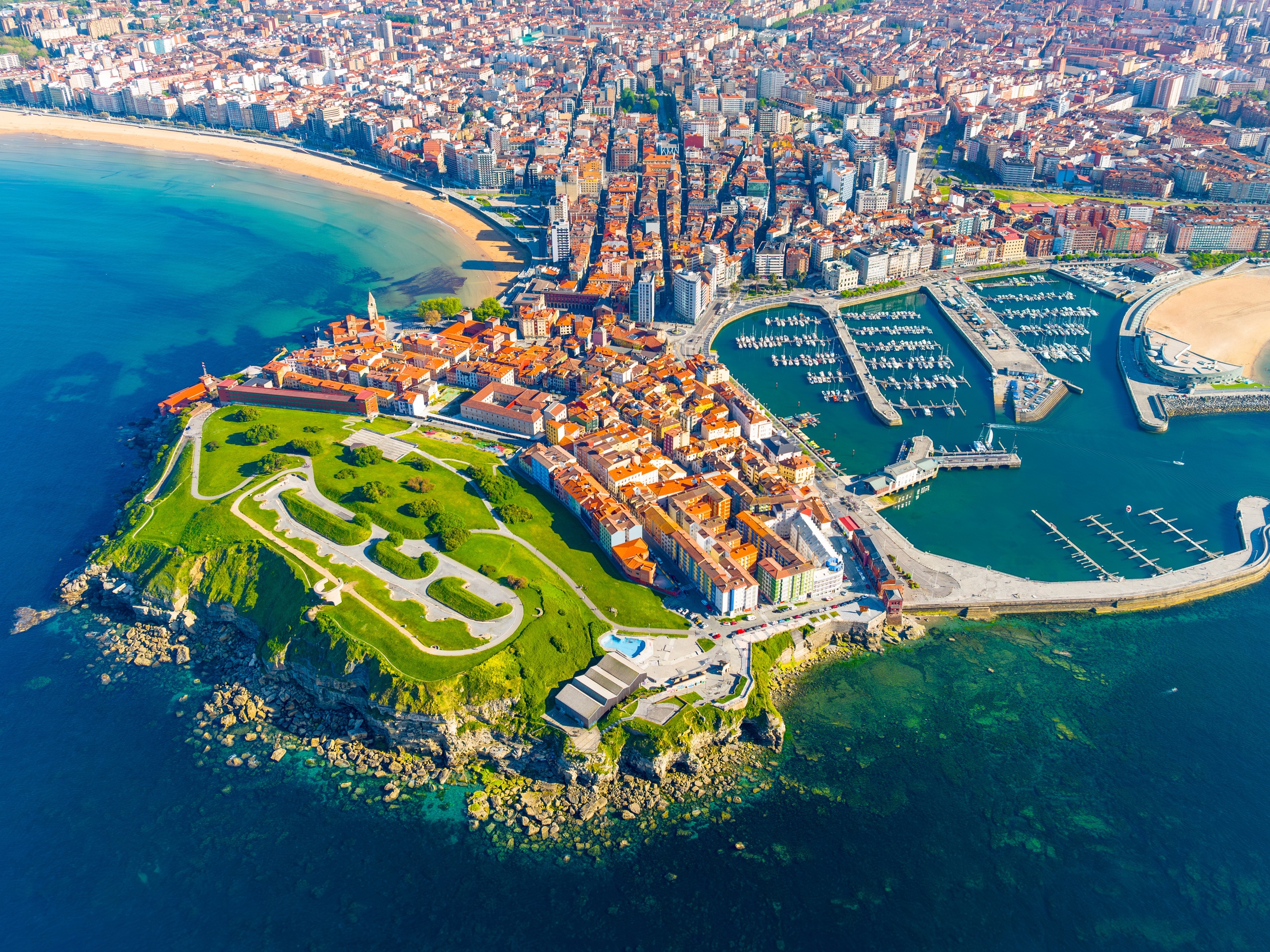 Gijon Halbinsel Cimavilla + Hafen