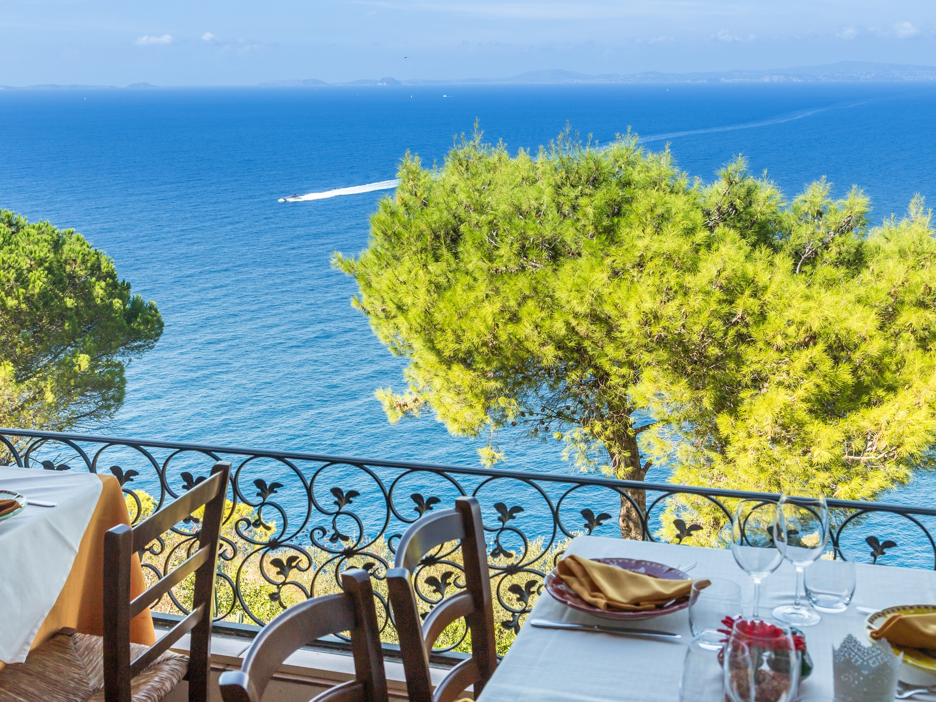 Amalfi Kueste Restaurant + Aussicht